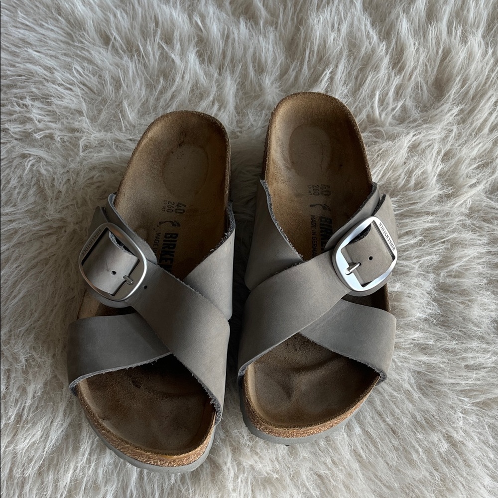 Birkenstock Gray Cross-Strap Sandals Silver Buckle EUC size 40